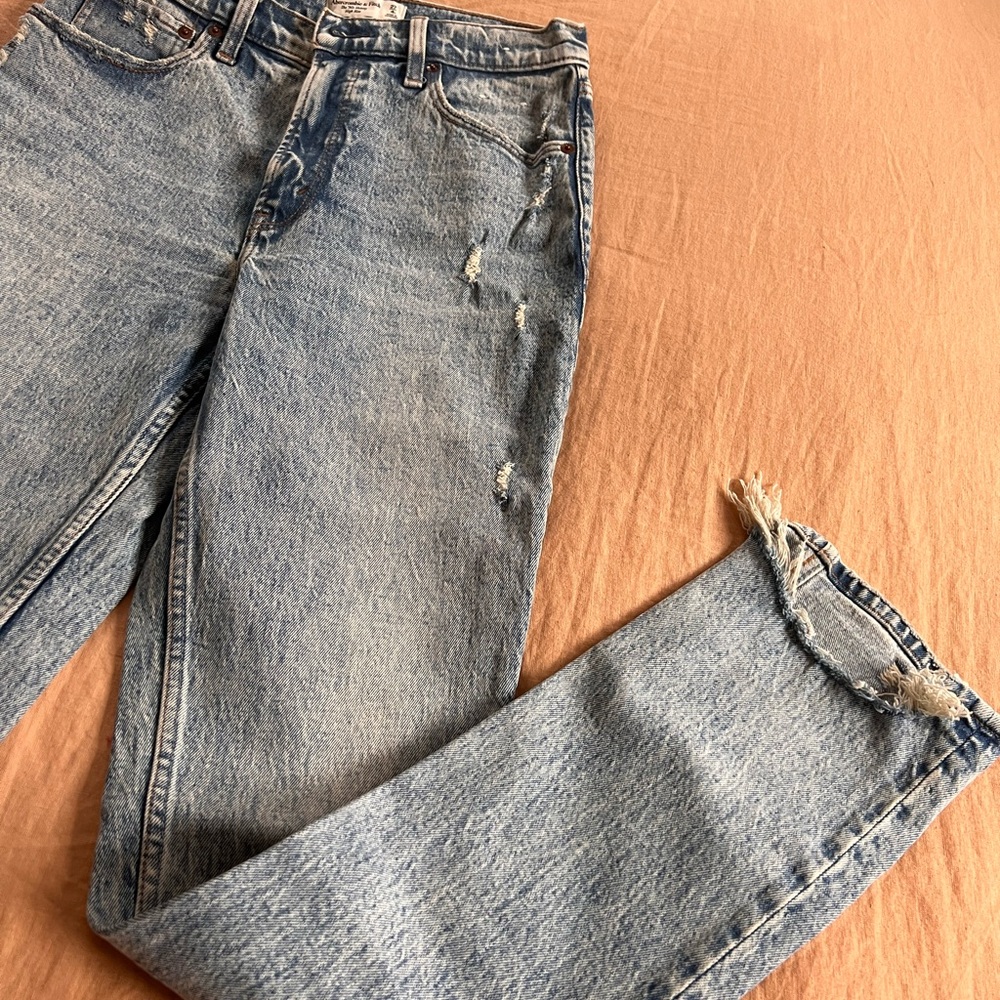 High Rise Light Blue Jeans - Picture 8 of 8